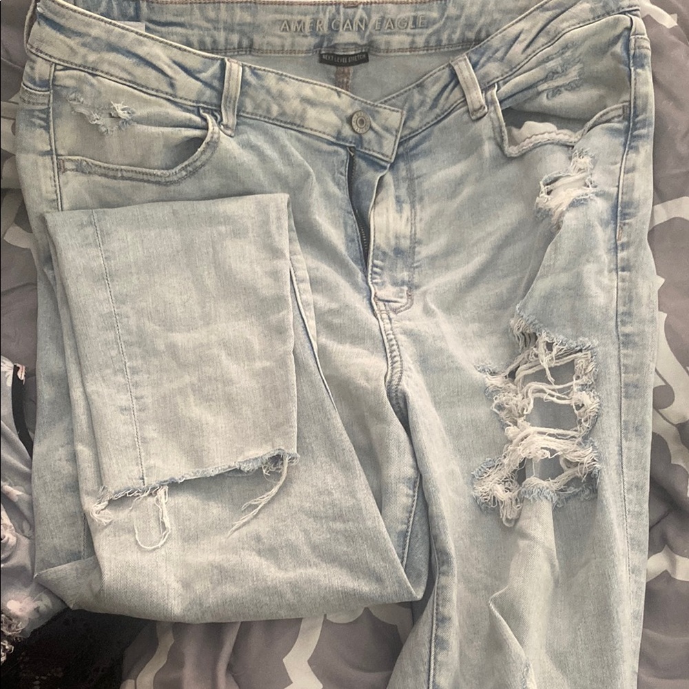 American Eagle Outfitters Light Blue Distressed Women's Jeans